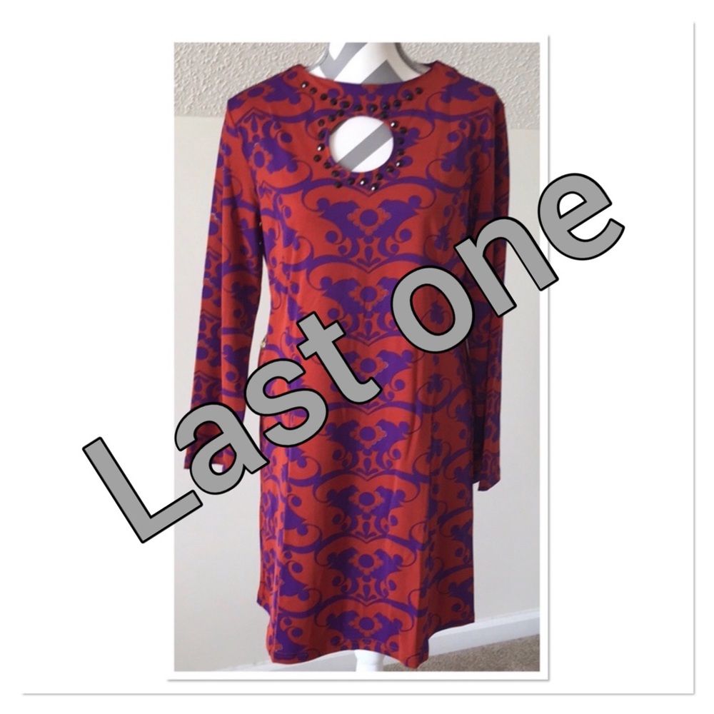 🚨CLOSET CLOSING🚨 Damask Print Sheath Dress w/Embellished Keyhole